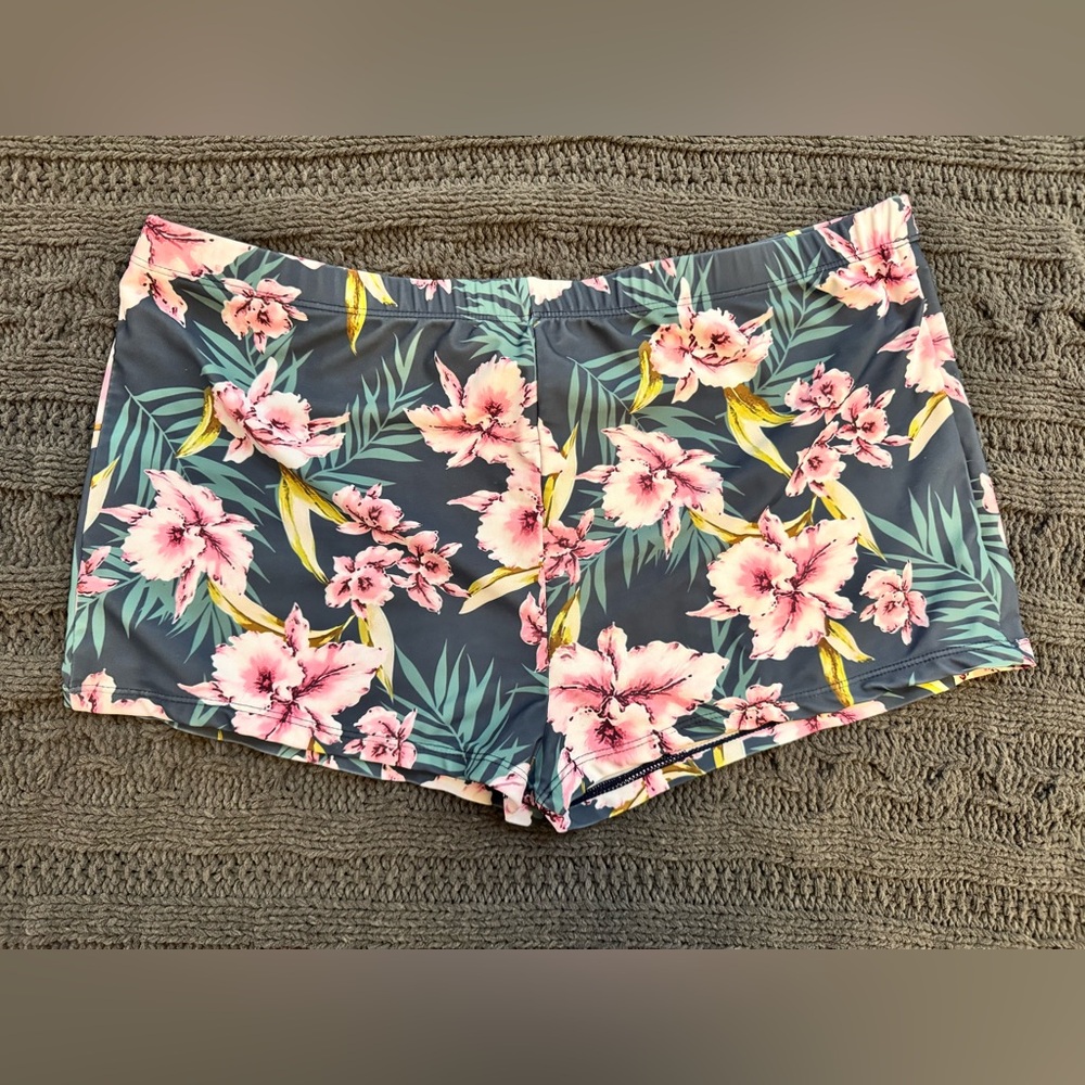Plus Size Women's Swim Shorts (2XL) Floral Design